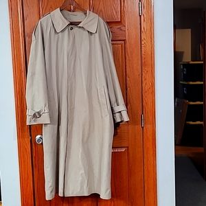 Mens London Fog Trench Coat size 46 R